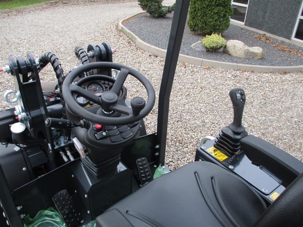 Kompaktlader of the type Pitbull X24-26V med lyspakke og 400mm hjulmontering., Gebrauchtmaschine in Lintrup (Picture 5)