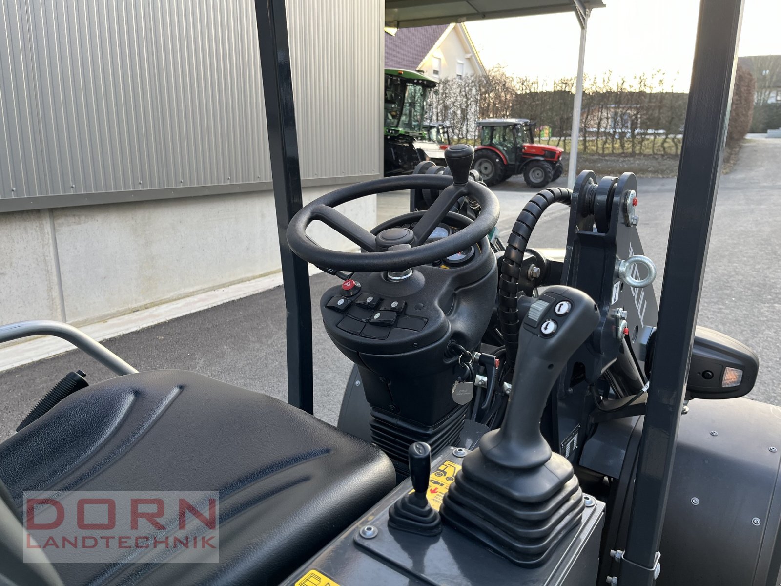 Kompaktlader of the type Pitbull X27-26V, Neumaschine in Bruckberg (Picture 6)