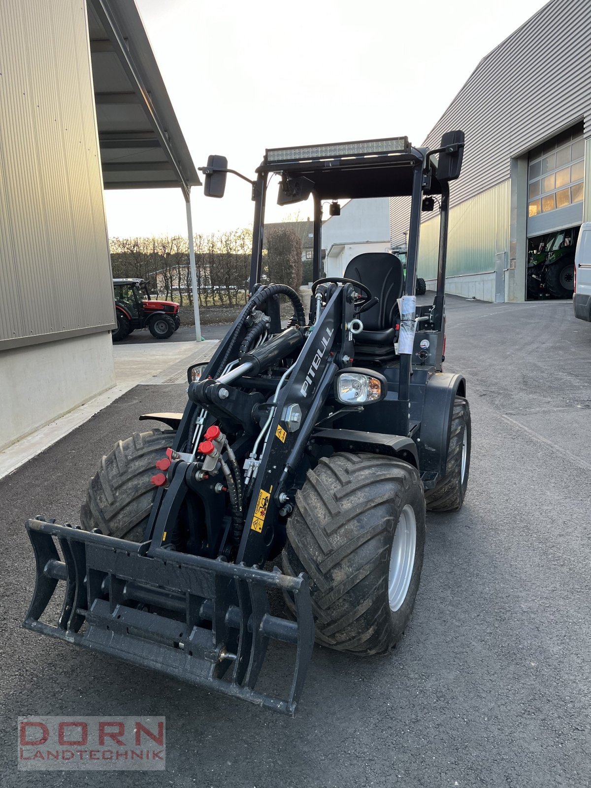 Kompaktlader of the type Pitbull X28-45CRT, Neumaschine in Bruckberg (Picture 2)