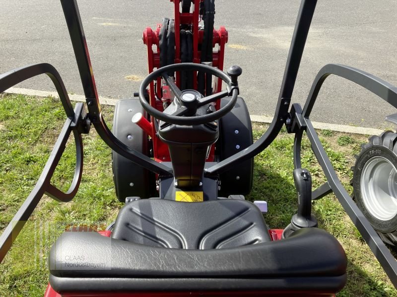 Kompaktlader of the type Schäffer 2024 S HOFLADER, Neumaschine in Plech (Picture 10)