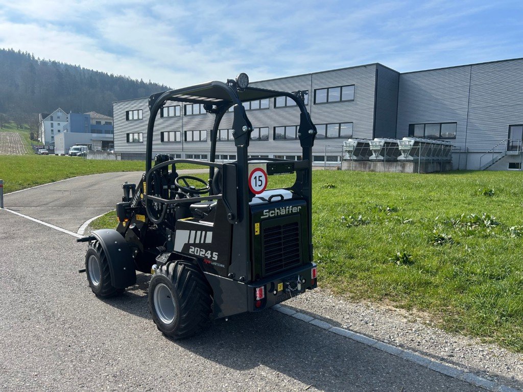 Kompaktlader типа Schäffer 2024 S LimitedEdition, Vorführmaschine в Balterswil (Фотография 4)