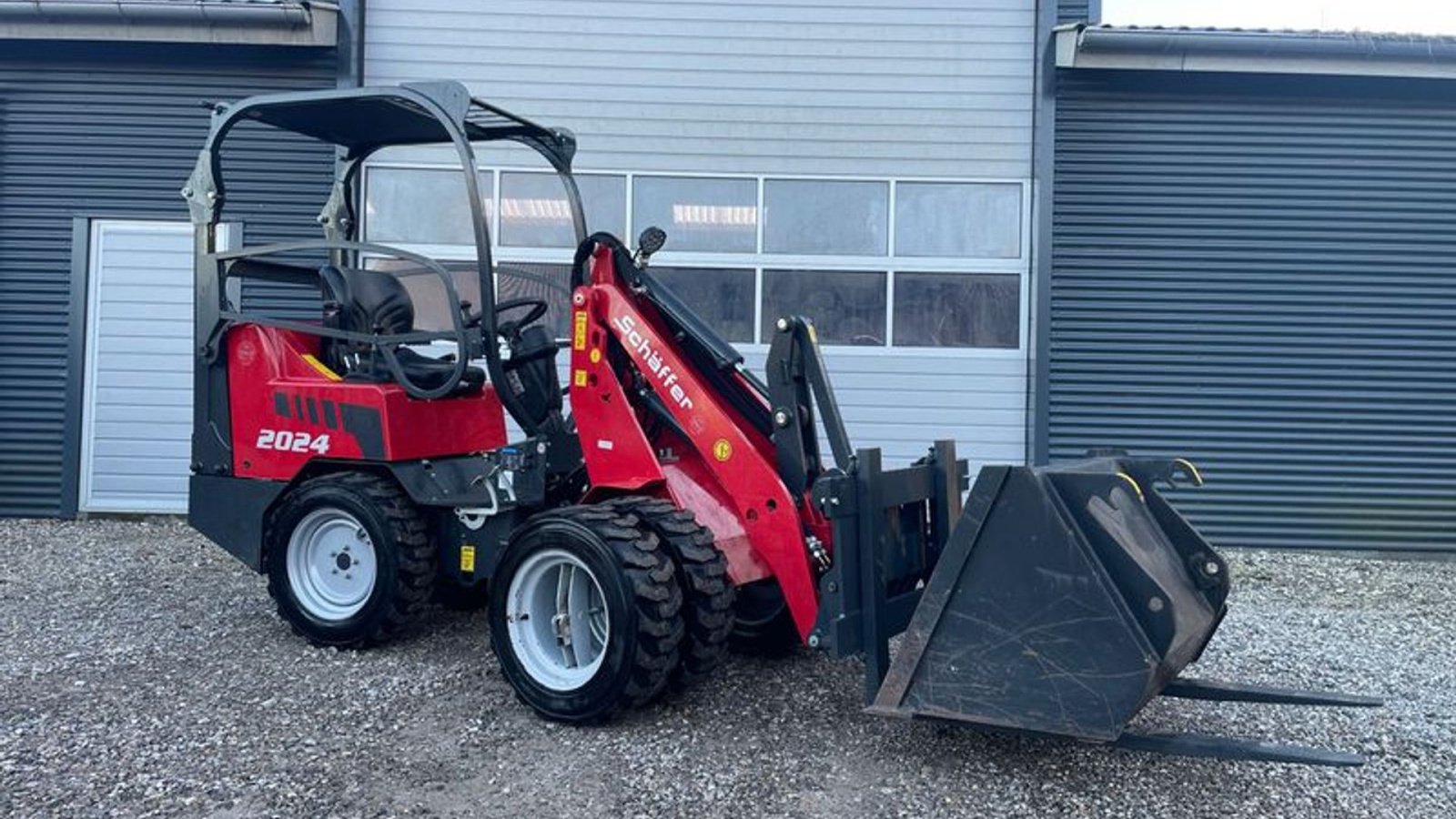 Kompaktlader za tip Schäffer 2024, Gebrauchtmaschine u Grenaa (Slika 1)
