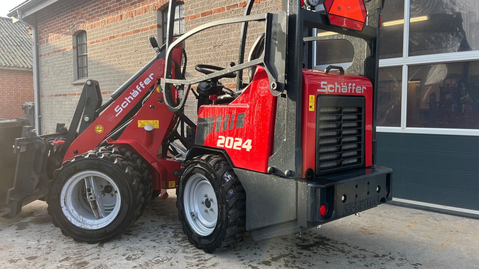 Kompaktlader tip Schäffer 2024, Gebrauchtmaschine in Grenaa (Poză 3)