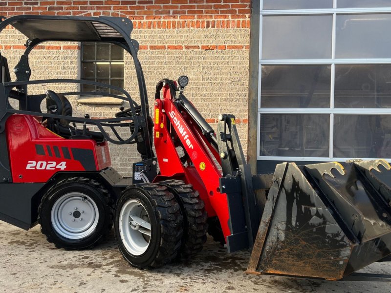 Kompaktlader des Typs Schäffer 2024, Gebrauchtmaschine in Grenaa