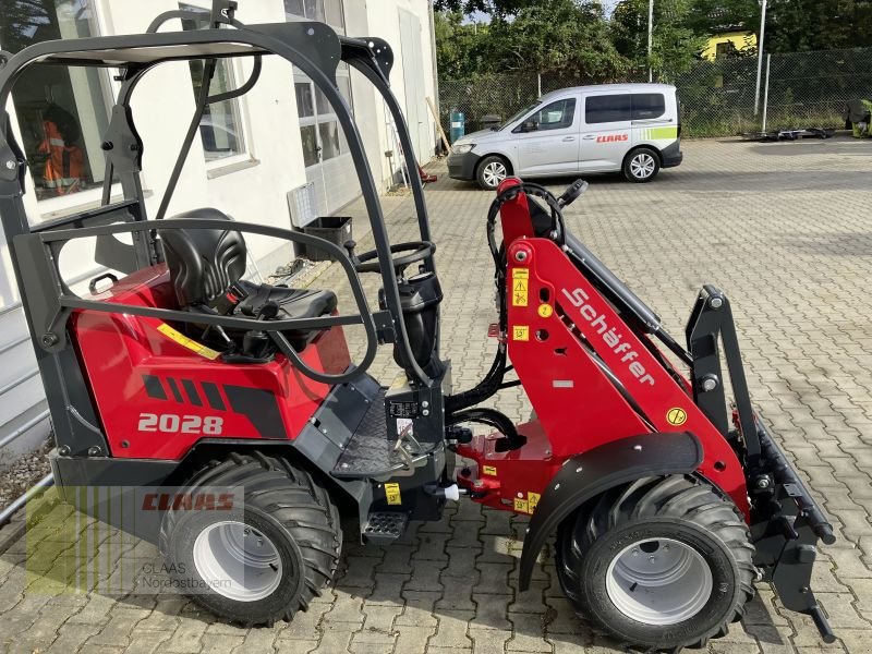 Kompaktlader of the type Schäffer 2028-2 HOFLADER, Neumaschine in Schwandorf (Picture 5)