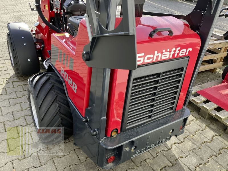 Kompaktlader of the type Schäffer 2028-2 HOFLADER, Neumaschine in Schwandorf (Picture 6)