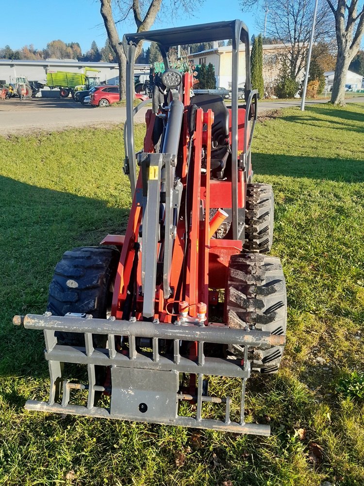 Kompaktlader of the type Schäffer 2028 SLT, Neumaschine in Peiting (Picture 5)