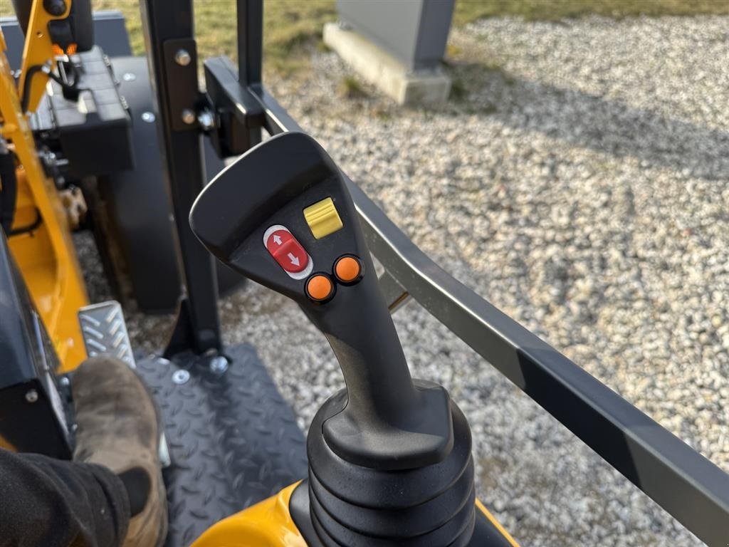 Kompaktlader of the type Schäffer 2430S Elite, Gebrauchtmaschine in Hadsten (Picture 16)