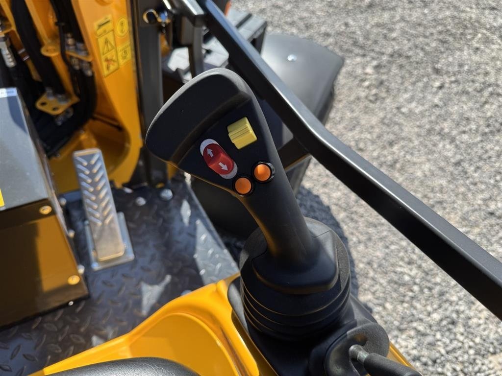 Kompaktlader типа Schäffer 2430S Elite, Gebrauchtmaschine в Hadsten (Фотография 17)