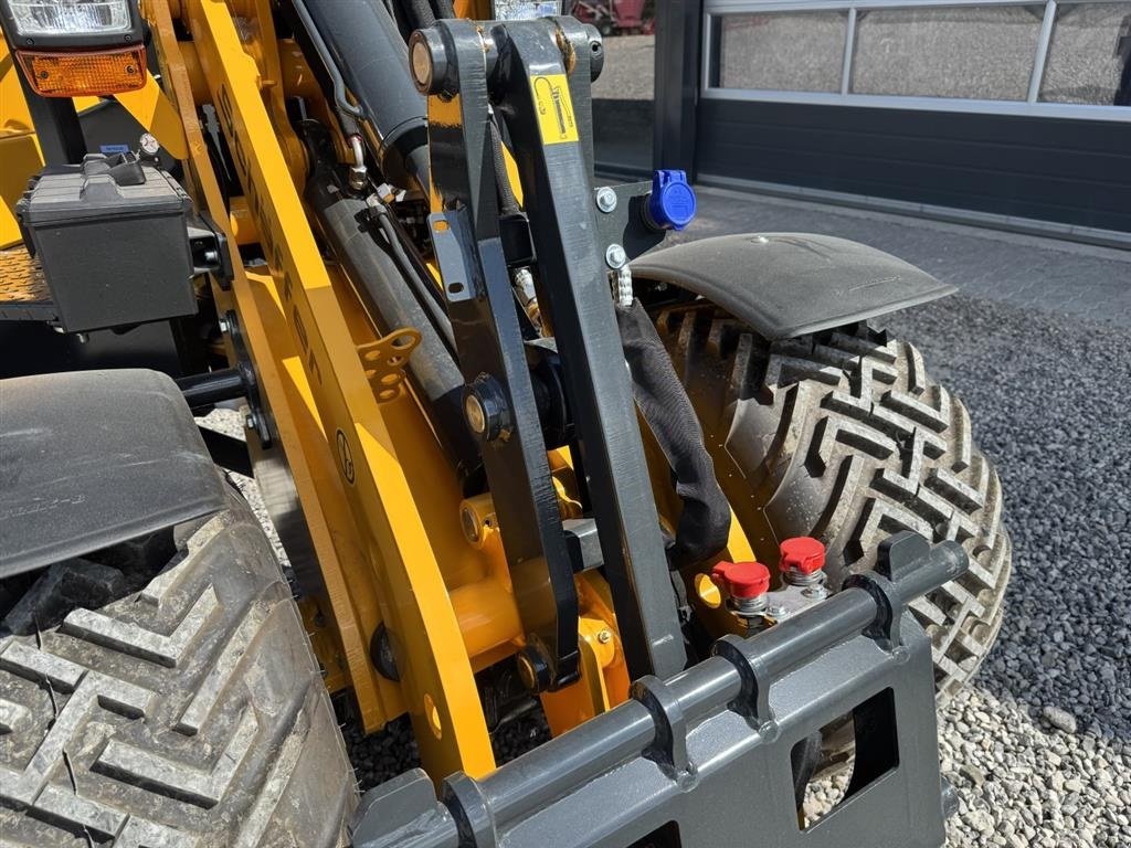 Kompaktlader типа Schäffer 2430S Elite, Gebrauchtmaschine в Hadsten (Фотография 13)