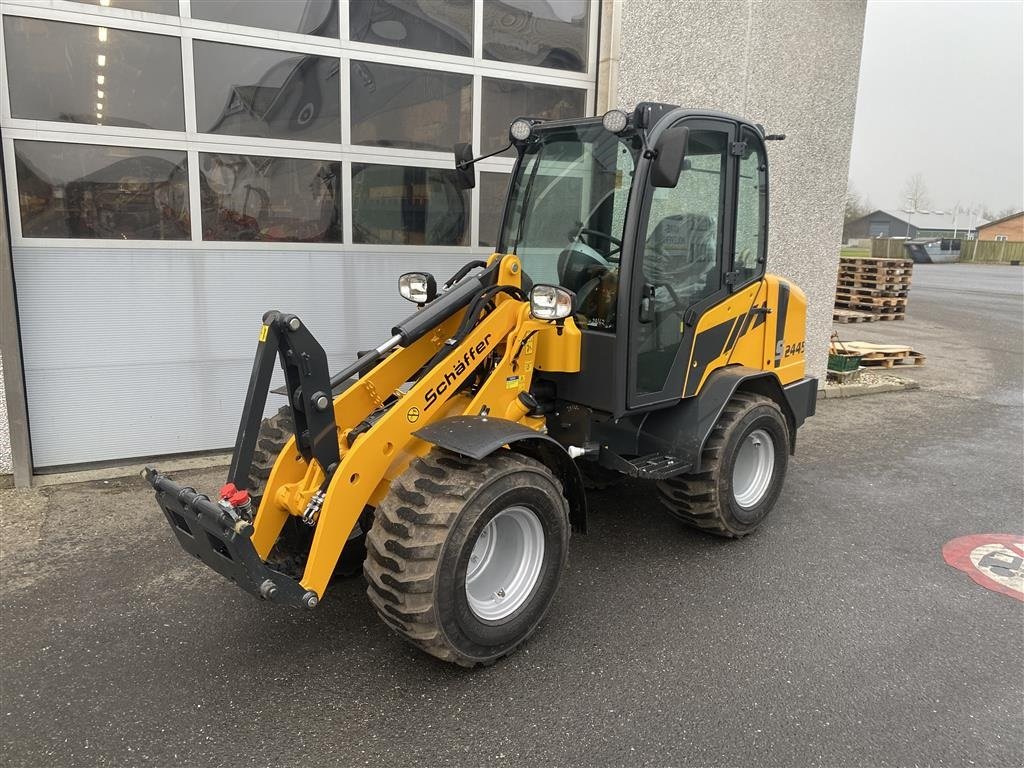 Kompaktlader des Typs Schäffer 2445S PÅ LAGER TIL OMGÅENDE LEVERING, Gebrauchtmaschine in Holstebro (Bild 2)