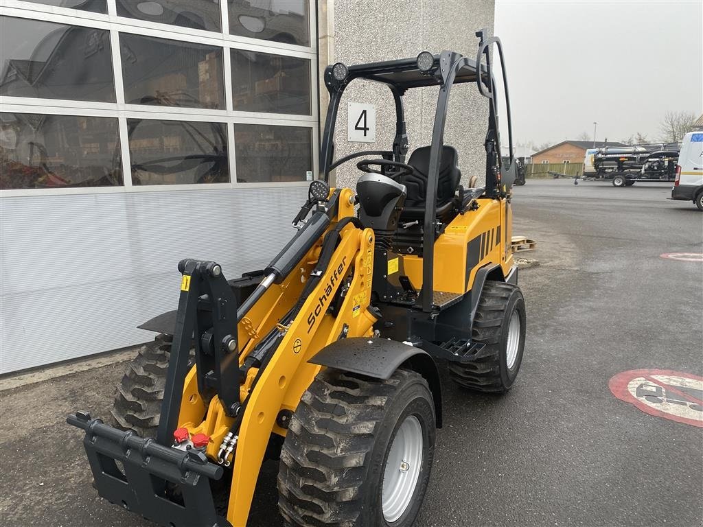 Kompaktlader des Typs Schäffer 2445S PÅ LAGER TIL OMGÅENDE LEVERING, Gebrauchtmaschine in Holstebro (Bild 3)