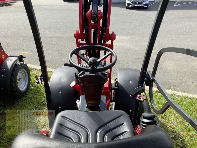 Kompaktlader of the type Schäffer 2630 HOFLADER 20 KM/H, Neumaschine in Altenstadt a.d. Waldnaab (Picture 7)