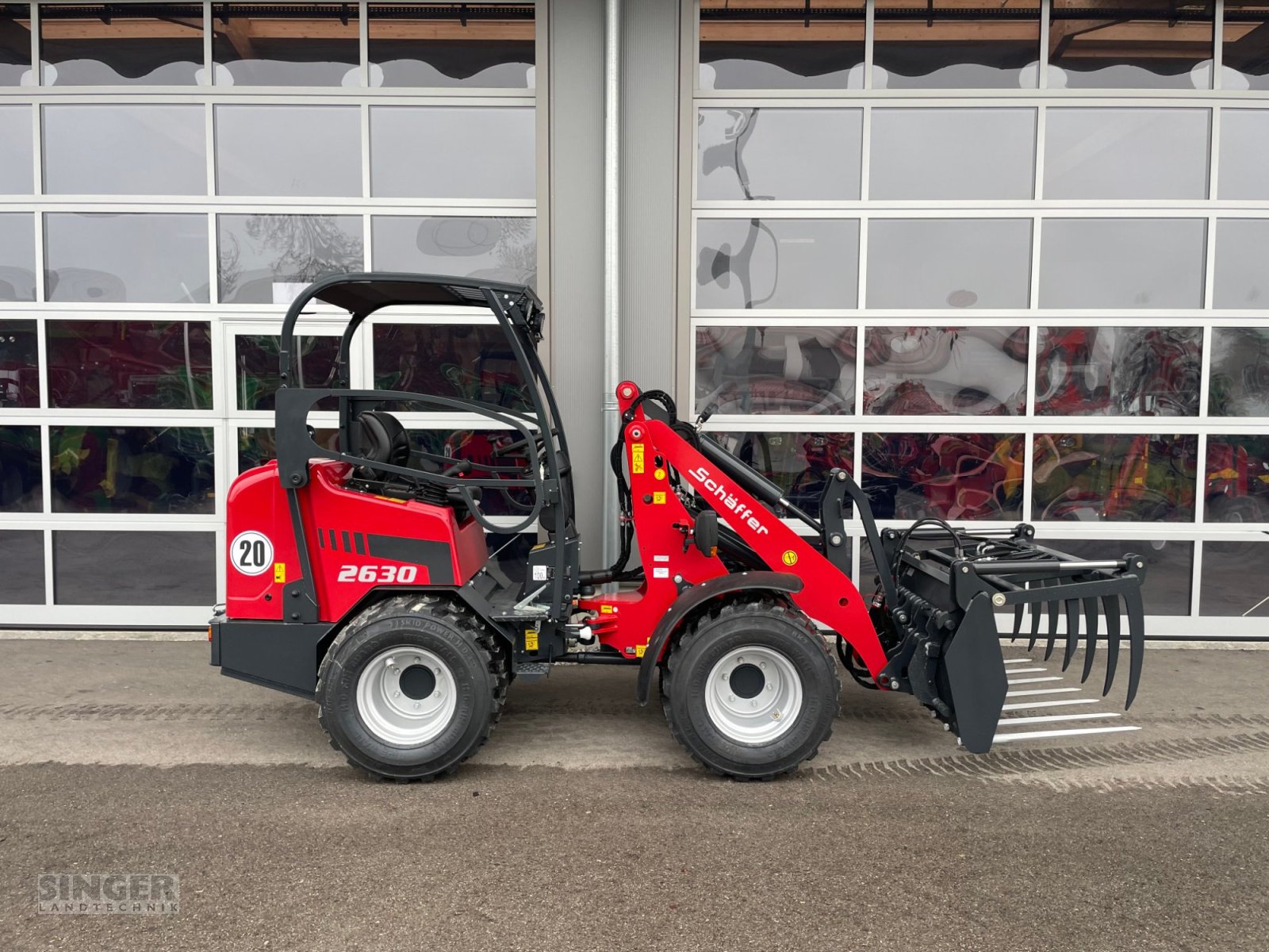 Kompaktlader of the type Schäffer 2630 - Hubhöhe 311cm, StVZO, Kardanwelle, Neumaschine in Ebenhofen (Picture 2)