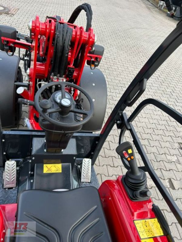 Kompaktlader of the type Schäffer 2630T SLT HOFLADER, Neumaschine in Hartmannsdorf (Picture 11)