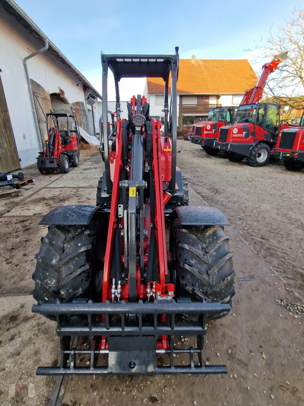 Kompaktlader of the type Schäffer 3630, Neumaschine in Gerolsbach (Picture 1)