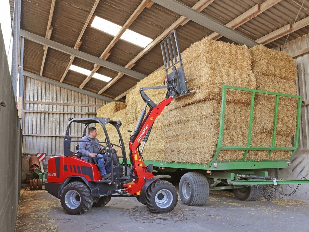 Kompaktlader of the type Schäffer 3630, Ausstellungsmaschine in Balterswil (Picture 3)