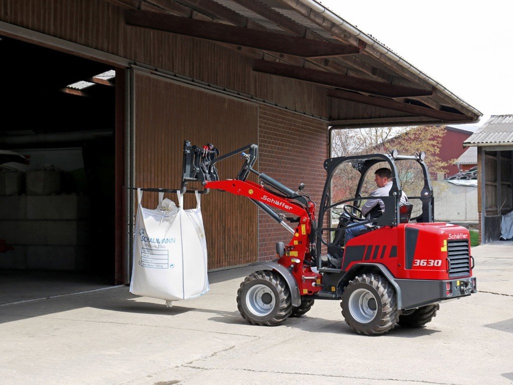 Kompaktlader of the type Schäffer 3630, Ausstellungsmaschine in Balterswil (Picture 4)