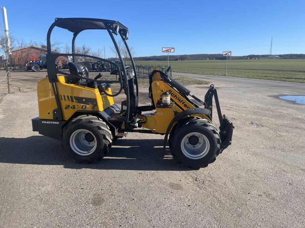 Kompaktlader za tip Schäffer Schaffer 2430 med centralsmørring., Gebrauchtmaschine u Dronninglund (Slika 2)