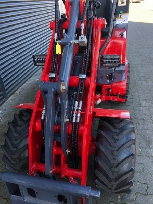 Kompaktlader of the type Sonstige 1026 LXE ELETRONIC, Gebrauchtmaschine in Vinderup (Picture 2)