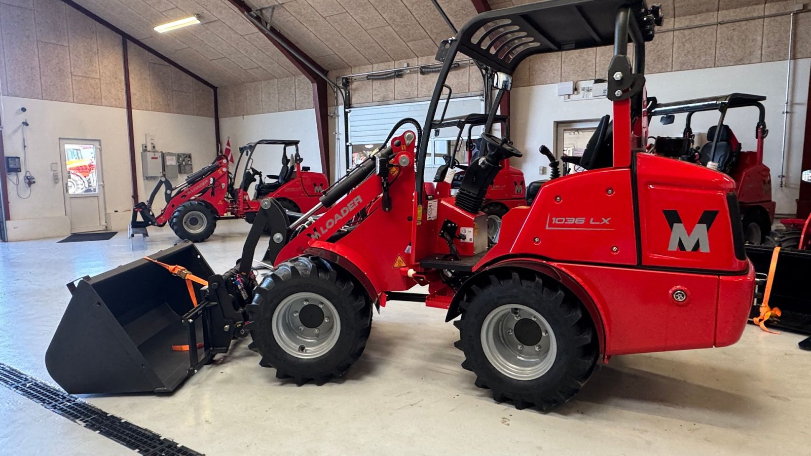 Kompaktlader Türe ait Sonstige 1036LX FABRIKSNY MED SKOVL OG PALLEGAFLER! ÆGTE BESTSELLER!, Gebrauchtmaschine içinde Nørager (resim 3)