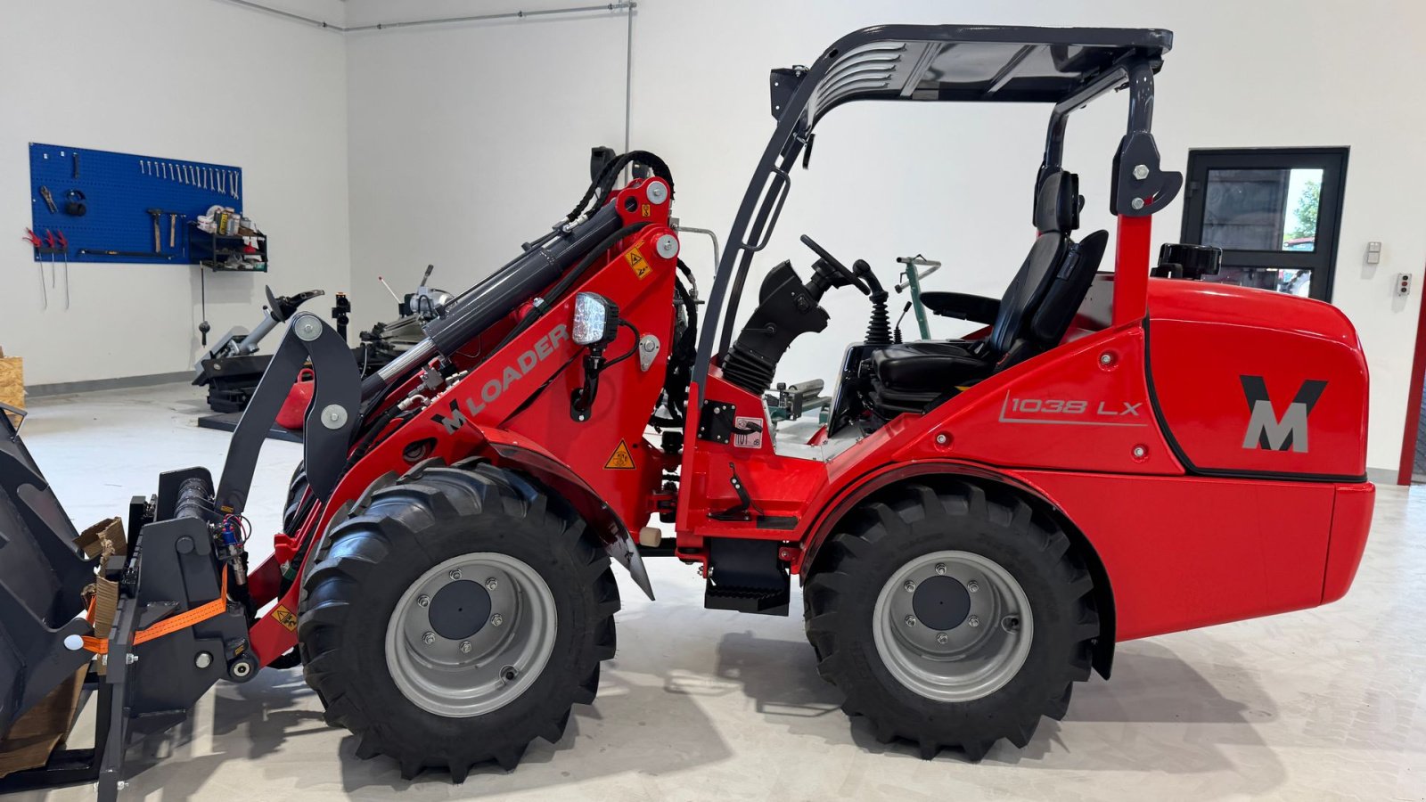 Kompaktlader of the type Sonstige 1038 LX FABRIKSNY MED SKOVL OG PALLEGAFLER!, Gebrauchtmaschine in Nørager (Picture 3)