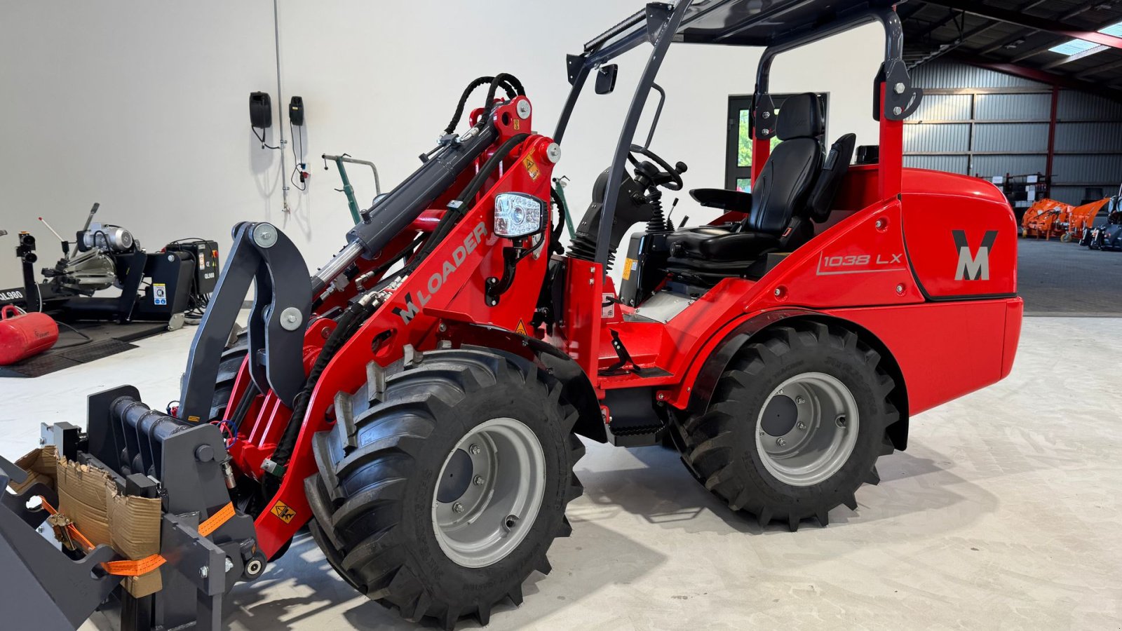 Kompaktlader of the type Sonstige 1038 LX FABRIKSNY MED SKOVL OG PALLEGAFLER!, Gebrauchtmaschine in Nørager (Picture 2)