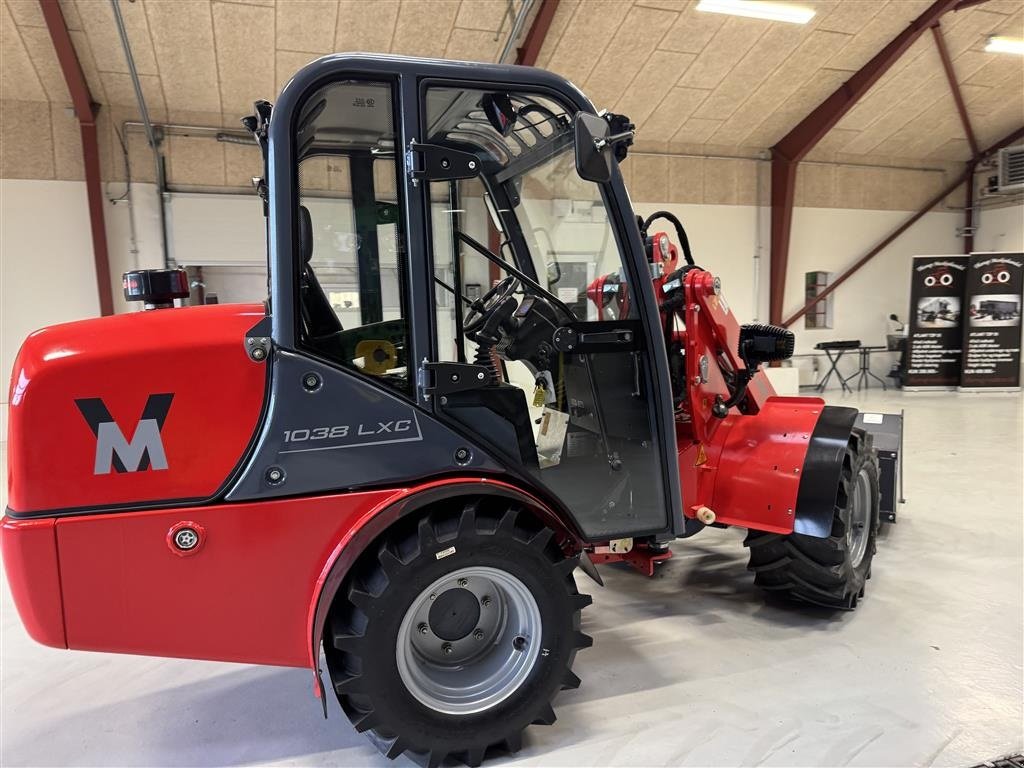 Kompaktlader des Typs Sonstige 1038 LXC MED LUKKET KABINE, SKOVL OG PALLEGAFLER!, Gebrauchtmaschine in Nørager (Bild 10)