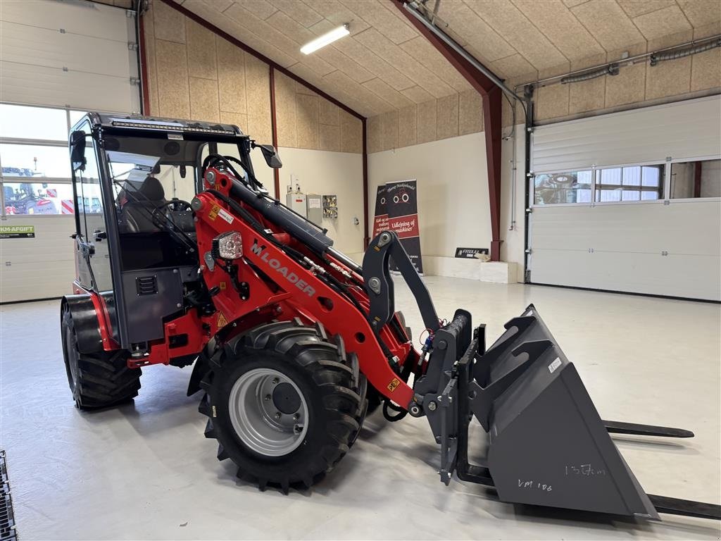 Kompaktlader des Typs Sonstige 1038 LXC MED LUKKET KABINE, SKOVL OG PALLEGAFLER!, Gebrauchtmaschine in Nørager (Bild 12)