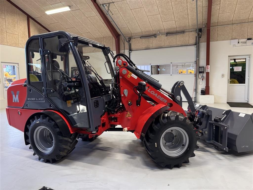 Kompaktlader des Typs Sonstige 1038 LXC MED LUKKET KABINE, SKOVL OG PALLEGAFLER!, Gebrauchtmaschine in Nørager (Bild 11)