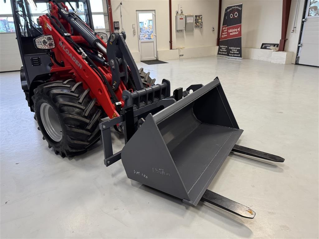 Kompaktlader des Typs Sonstige 1038 LXC MED LUKKET KABINE, SKOVL OG PALLEGAFLER!, Gebrauchtmaschine in Nørager (Bild 13)