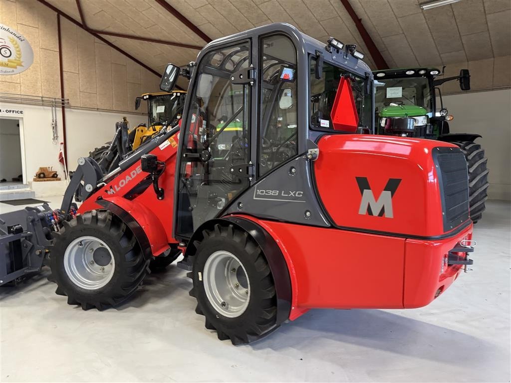 Kompaktlader des Typs Sonstige 1038 LXC MED LUKKET KABINE, SKOVL OG PALLEGAFLER!, Gebrauchtmaschine in Nørager (Bild 4)