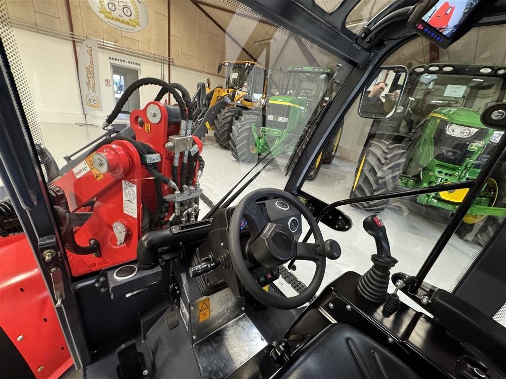 Kompaktlader des Typs Sonstige 1038 LXC MED LUKKET KABINE, SKOVL OG PALLEGAFLER!, Gebrauchtmaschine in Nørager (Bild 18)