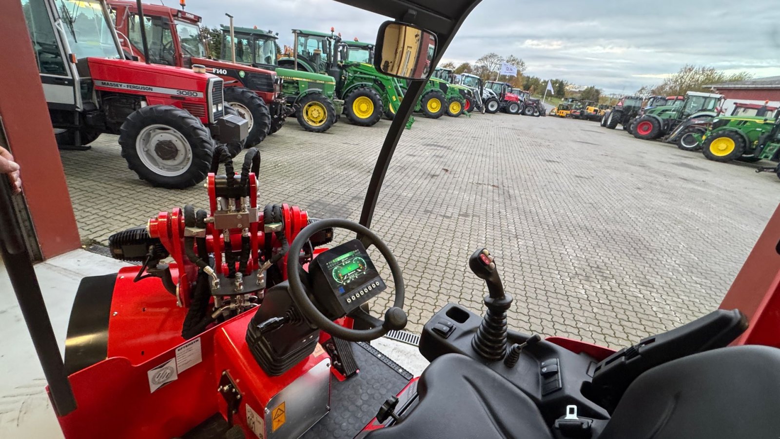 Kompaktlader of the type Sonstige 1040 LX FABRIKSNY MED SKOVL OG PALLEGAFLER!, Gebrauchtmaschine in Nørager (Picture 15)