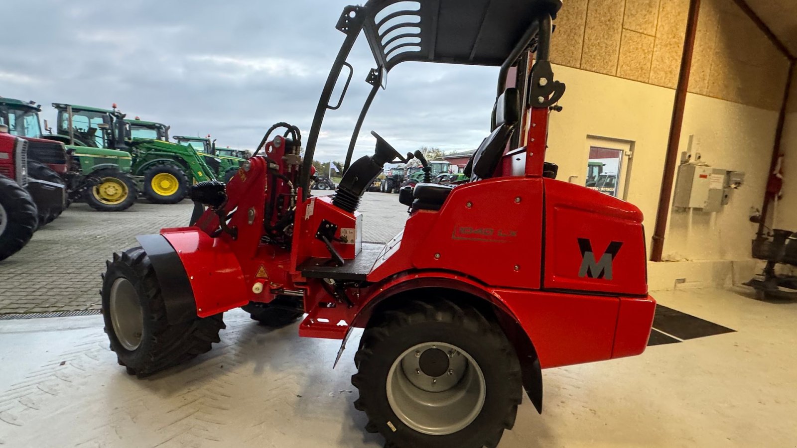 Kompaktlader of the type Sonstige 1040 LX FABRIKSNY MED SKOVL OG PALLEGAFLER!, Gebrauchtmaschine in Nørager (Picture 9)