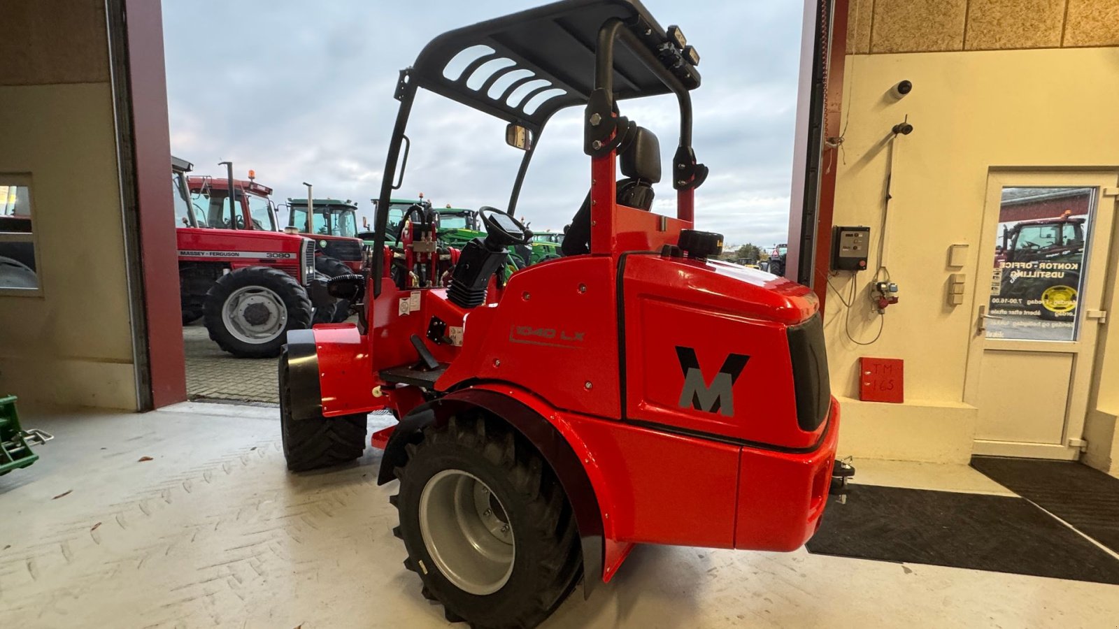 Kompaktlader of the type Sonstige 1040 LX FABRIKSNY MED SKOVL OG PALLEGAFLER!, Gebrauchtmaschine in Nørager (Picture 8)