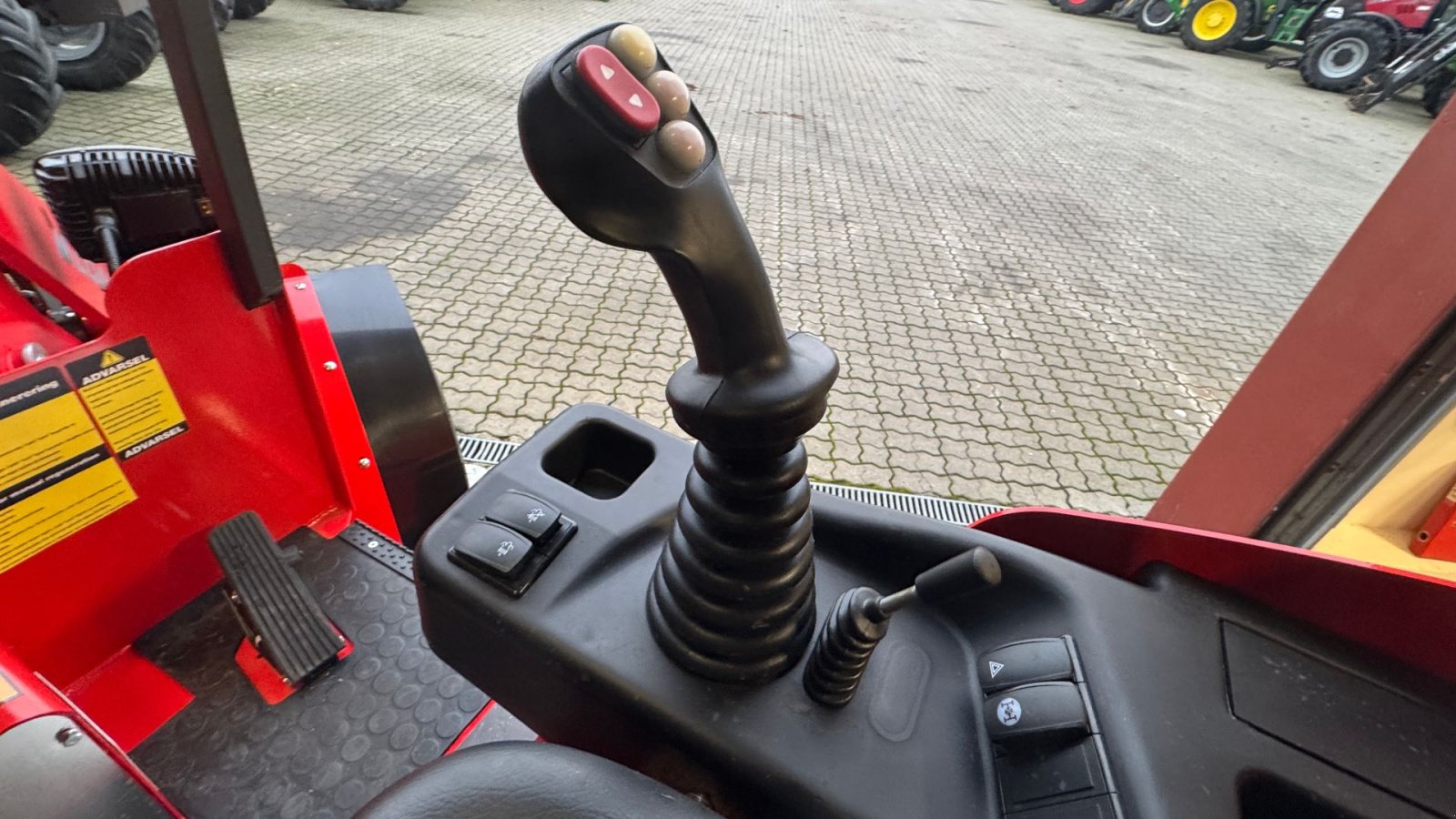 Kompaktlader of the type Sonstige 1040 LX FABRIKSNY MED SKOVL OG PALLEGAFLER!, Gebrauchtmaschine in Nørager (Picture 16)