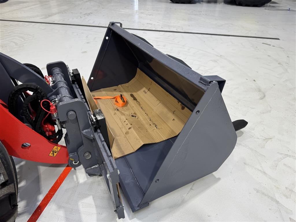 Kompaktlader des Typs Sonstige 1050 LX FABRIKSNY MED SKOVL OG PALLEGAFLER!, Gebrauchtmaschine in Nørager (Bild 14)