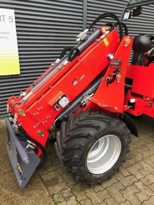 Kompaktlader des Typs Sonstige 1050LXC-T TELESCOPIC m/lukket kabine, Gebrauchtmaschine in Vinderup (Bild 4)