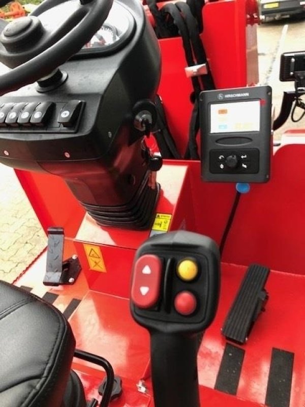 Kompaktlader des Typs Sonstige 1050LXC-T TELESCOPIC m/lukket kabine, Gebrauchtmaschine in Vinderup (Bild 5)