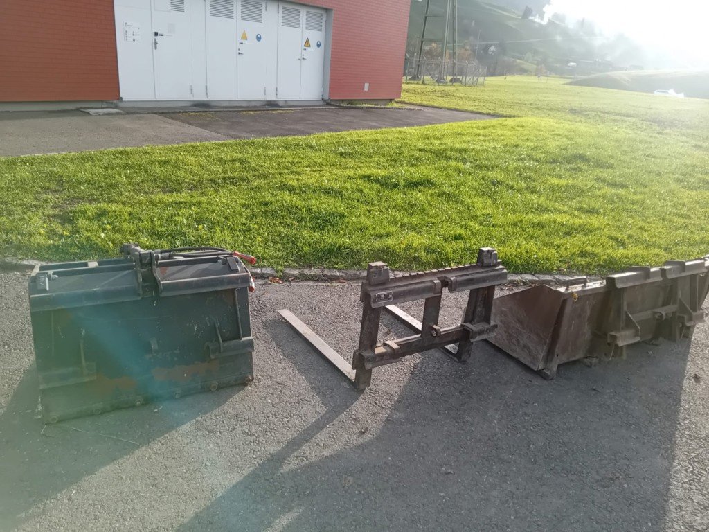 Kompaktlader of the type Sonstige 2033, Gebrauchtmaschine in Altendorf (Picture 3)