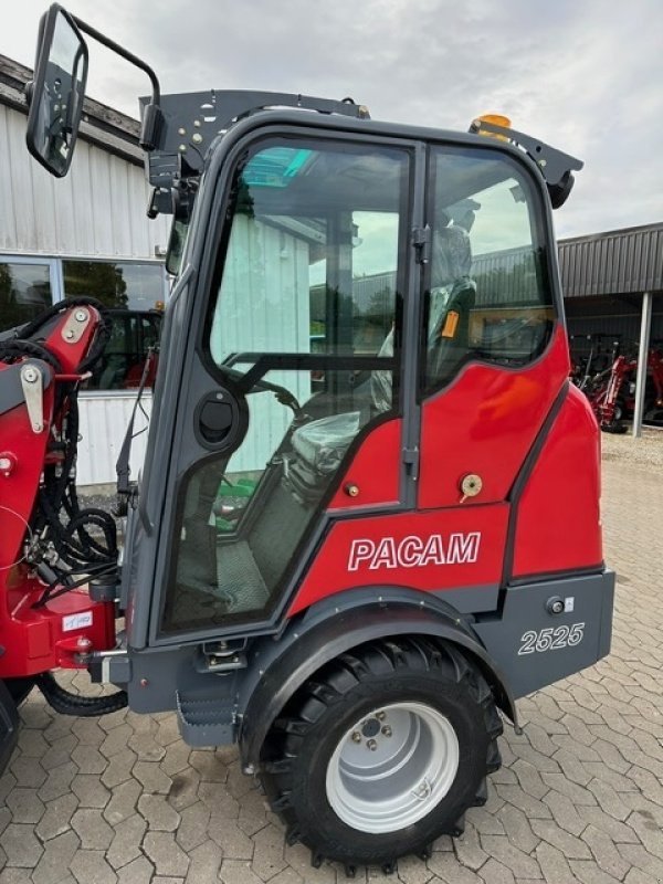 Kompaktlader of the type Sonstige 2525 Kabine, Gebrauchtmaschine in Herning (Picture 12)