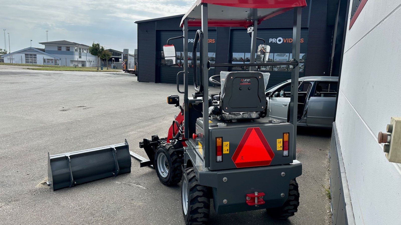 Kompaktlader of the type Sonstige 805E Elektrisk minilæsser med lithium batterier. Inkl. Skovl og pallegafler, Gebrauchtmaschine in Dronninglund (Picture 5)
