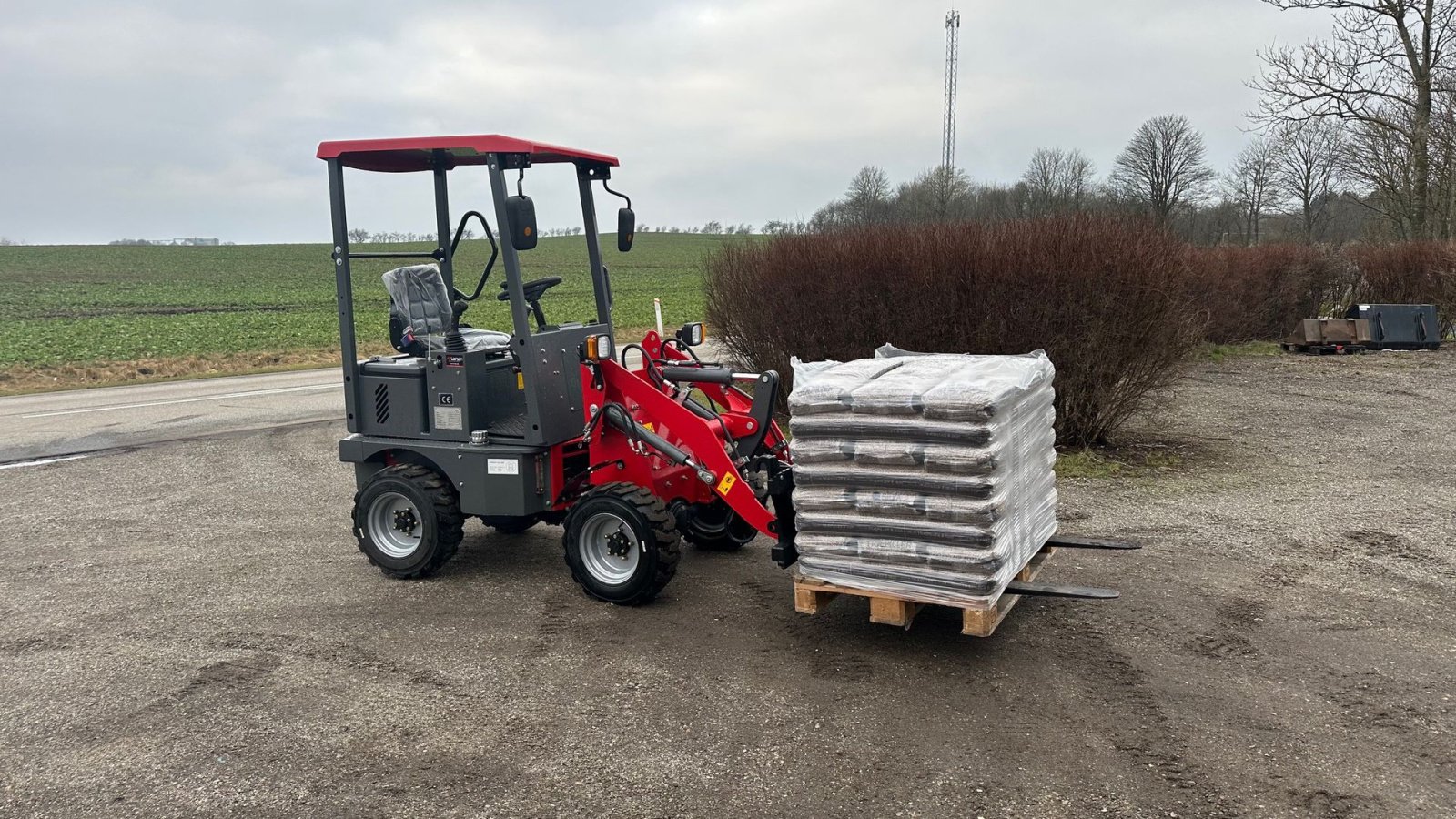 Kompaktlader of the type Sonstige 805E Elektrisk minilæsser med lithium batterier. Inkl. Skovl og pallegafler, Gebrauchtmaschine in Dronninglund (Picture 1)