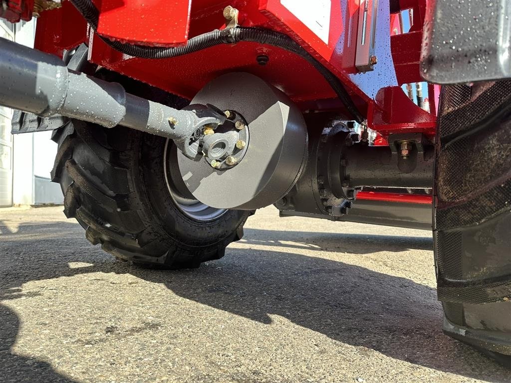 Kompaktlader des Typs Sonstige 810 PRO Hydraulisk Euro hurtigskifte, 2 gear og spærring på aksler, Gebrauchtmaschine in Dronninglund (Bild 3)