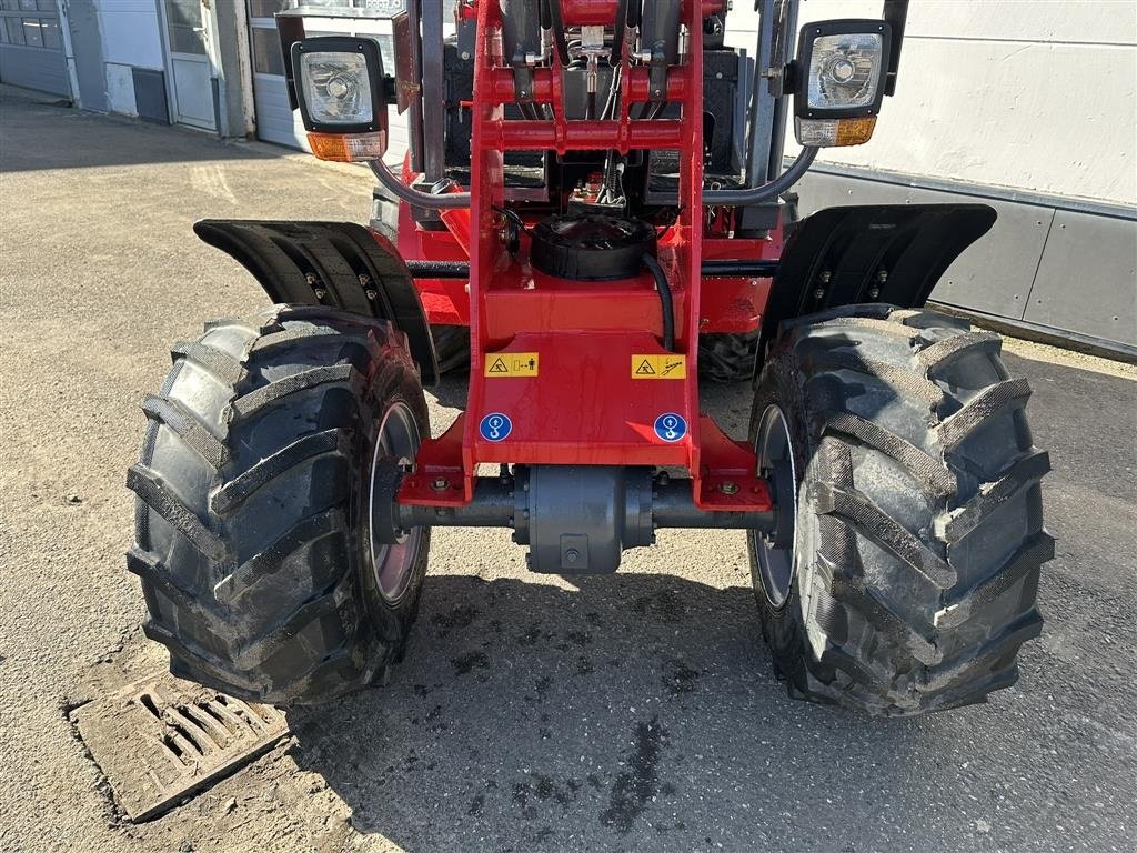 Kompaktlader des Typs Sonstige 810 PRO Hydraulisk Euro hurtigskifte, 2 gear og spærring på aksler, Gebrauchtmaschine in Dronninglund (Bild 6)