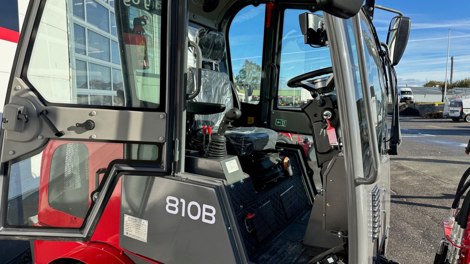 Kompaktlader of the type Sonstige 810B, Gebrauchtmaschine in Dronninglund (Picture 4)