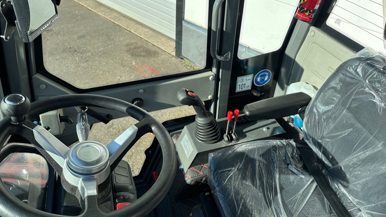 Kompaktlader of the type Sonstige 810B, Gebrauchtmaschine in Dronninglund (Picture 6)