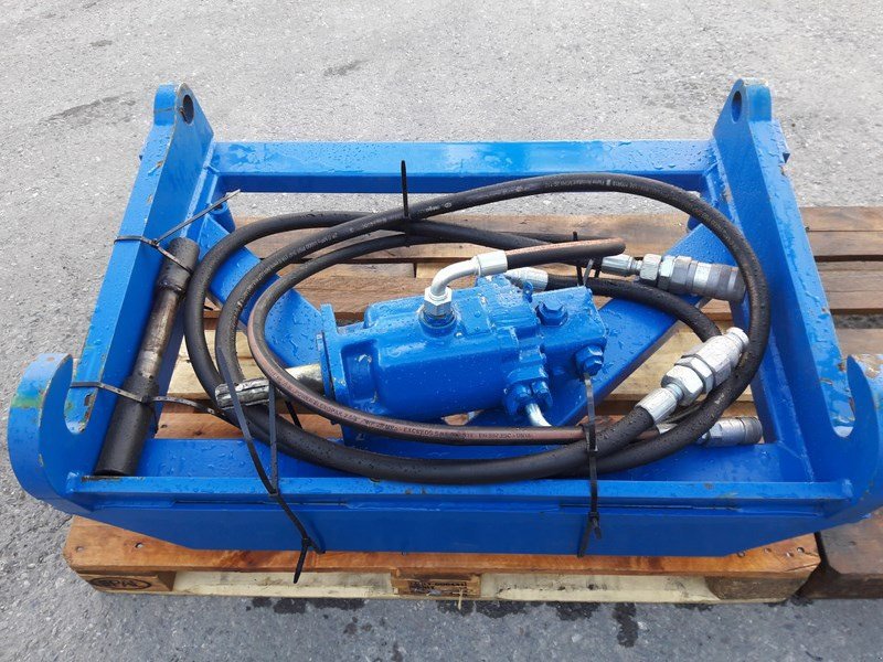Kompaktlader tip Sonstige Anbau mit Oelmotor ZB Pneuladeraufnahme, Gebrauchtmaschine in Chur (Poză 1)