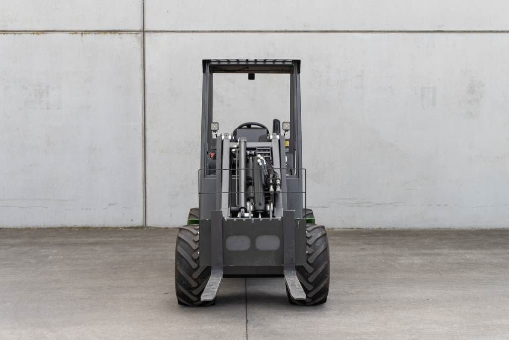 Kompaktlader des Typs Sonstige Cast 800 ECO, Neumaschine in Moerbeke (Bild 2)